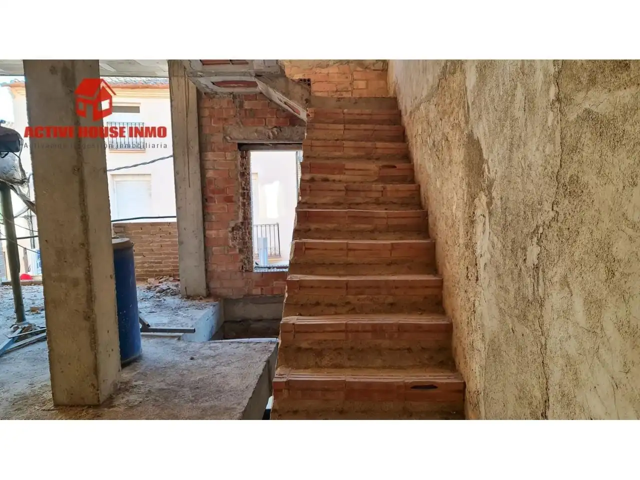 Casa adosada en venda en Santa Bàrbara amb Terrassa i Balcó