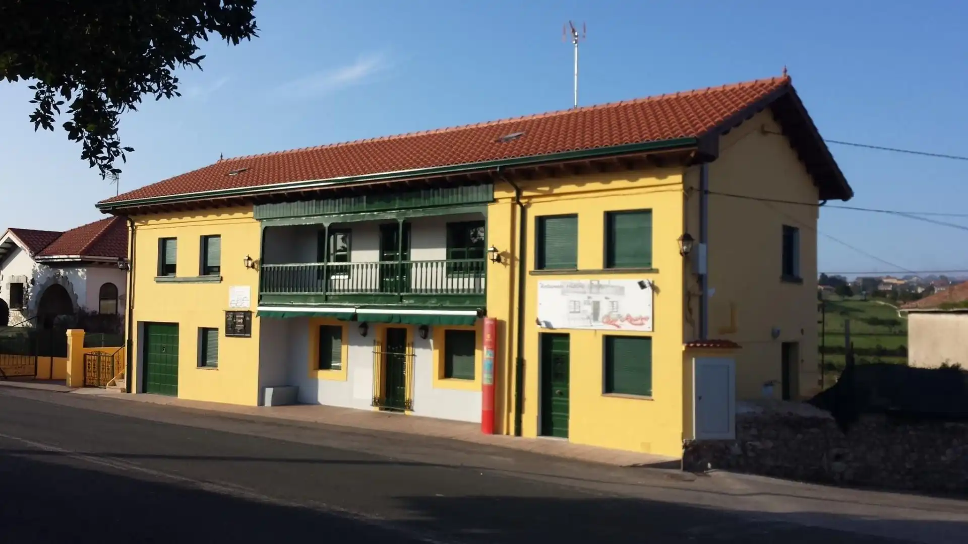 Business premises to rent in Carreño, imagen 2