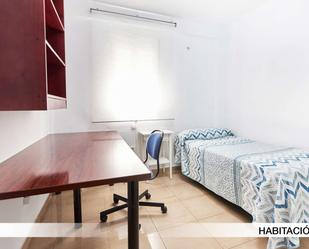 Bedroom of Flat to share in  Sevilla Capital  with Air Conditioner, Heating and Terrace
