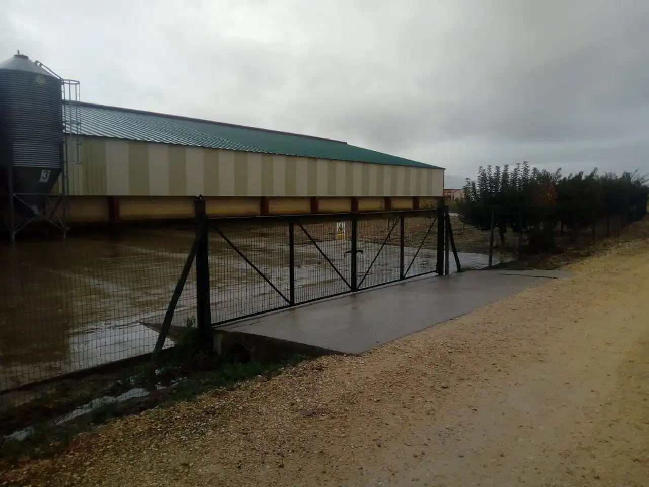 Vista exterior de Nave industrial en venta en Cuzcurrita de Río Tirón