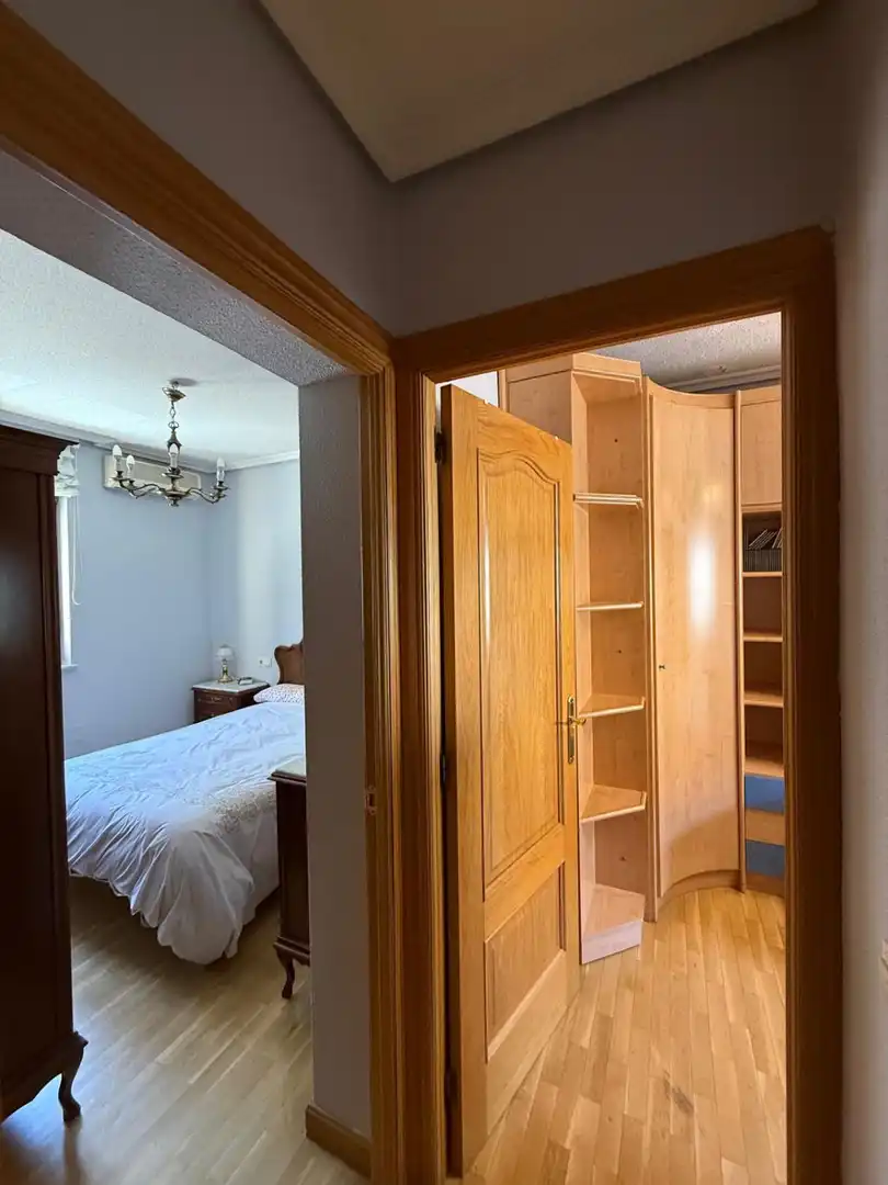 Bedroom of Flat for rent in Salamanca  with Air Conditioner, Heating and Parquet flooring