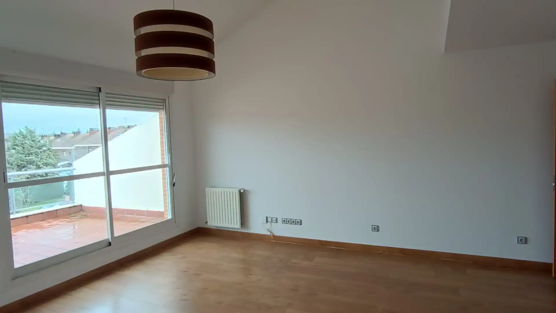 Habitación de Ático de alquiler en Las Rozas de Madrid con Aire acondicionado, Calefacción y Parquet