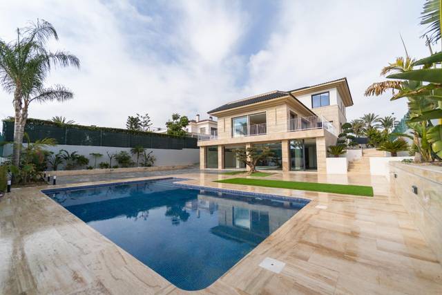 Casa-chalet en Venta en Peña de las Águilas