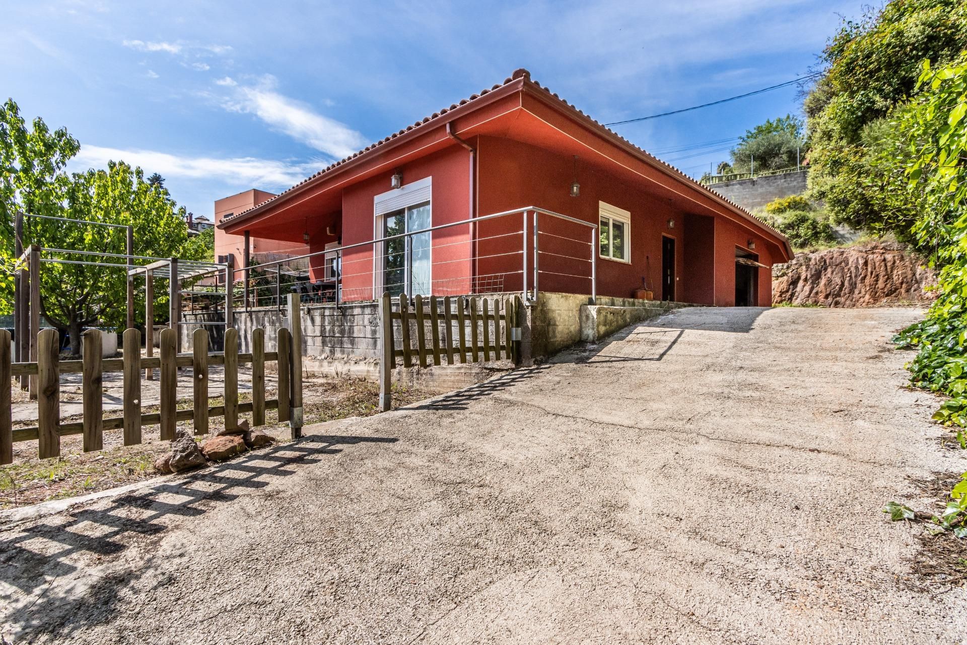Vista exterior de Casa o xalet en venda en Sant Llorenç Savall amb Calefacció, Jardí privat i Terrassa