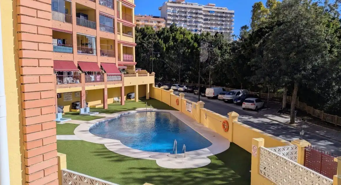 Pis amb piscina en venda a Los Pacos