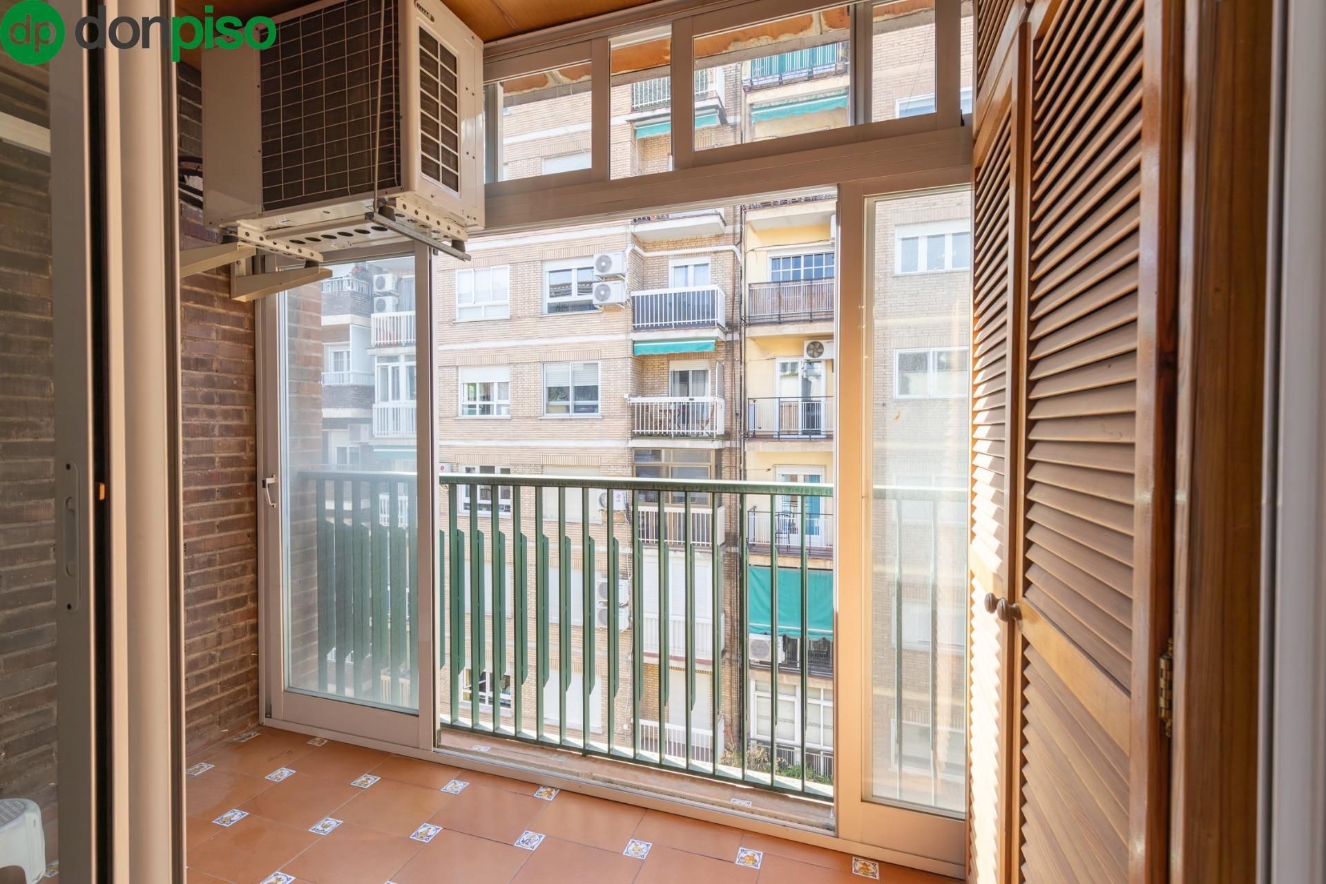 Bedroom of Flat for sale in  Granada Capital  with Terrace and Balcony