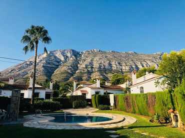 Villa mit Pool zur Miete in El Montgó