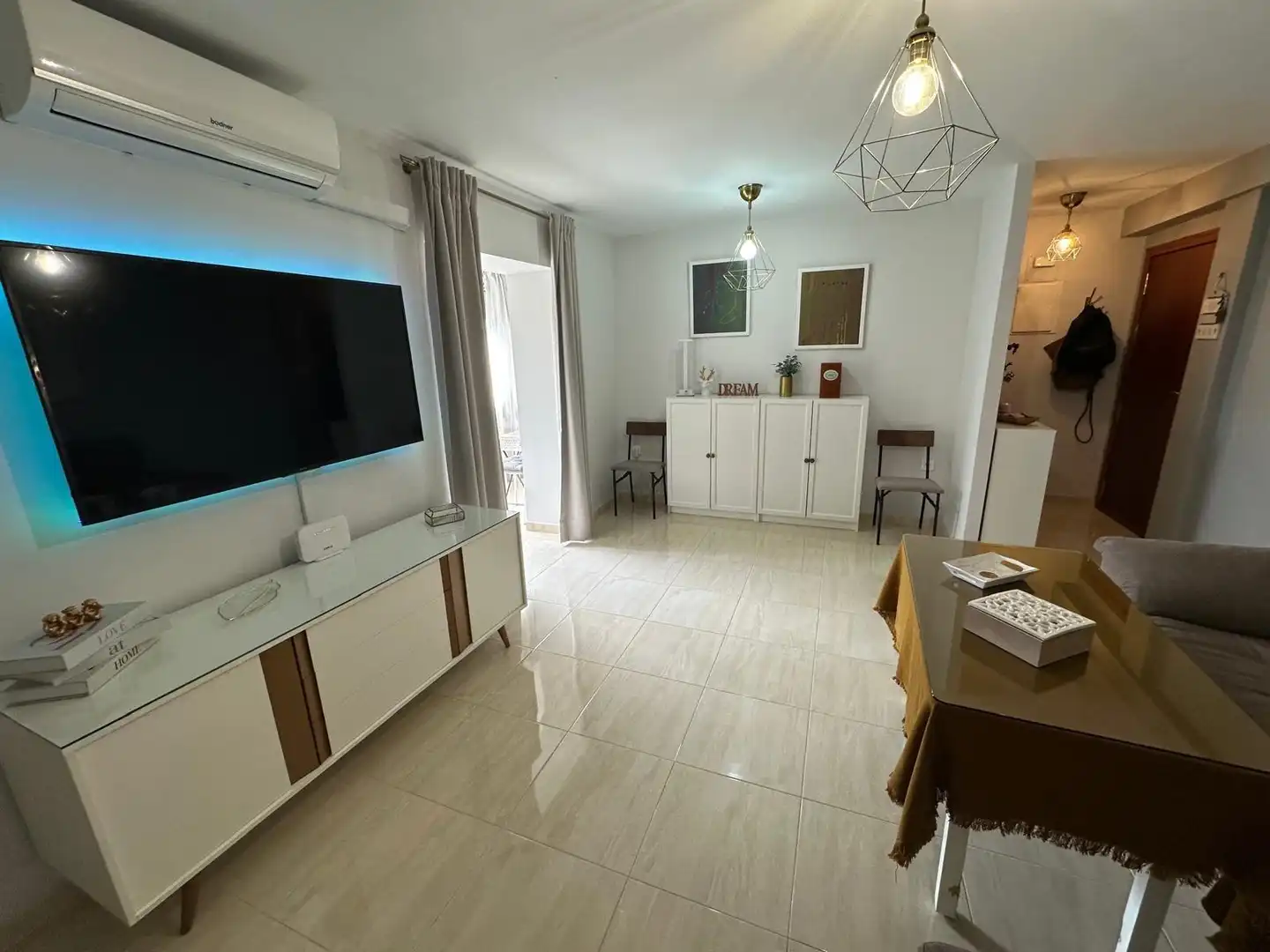 Sala d'estar de Pis en venda en Jerez de la Frontera amb Aire condicionat