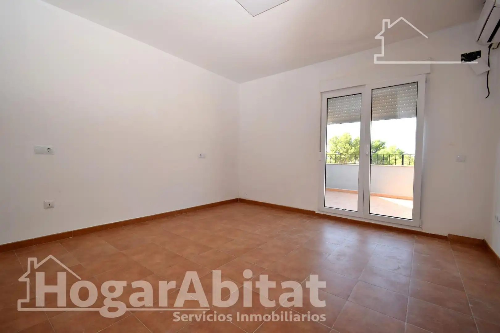 Dormitori de Casa o xalet en venda en Chiva amb Aire condicionat, Calefacció i Jardí privat