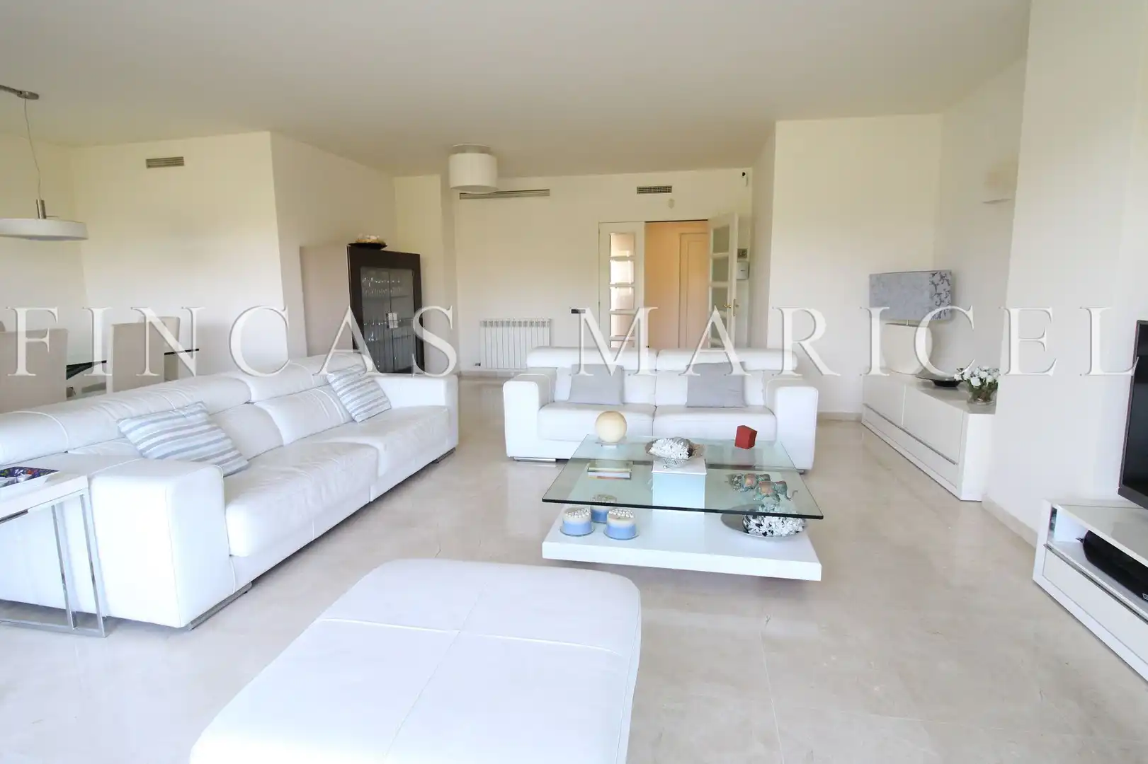 Sala de estar de Piso de alquiler en Sitges con Aire acondicionado, Calefacción y Terraza