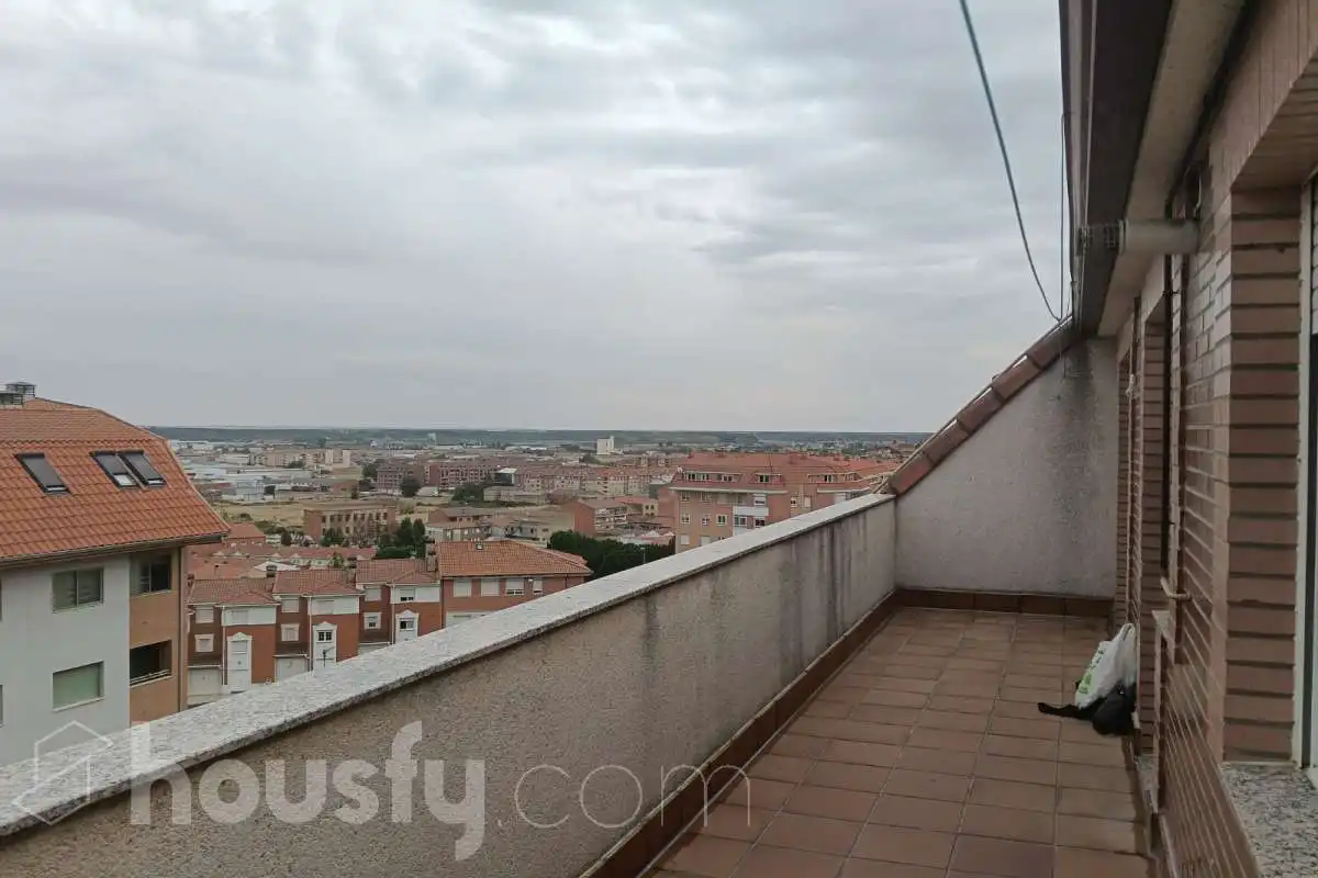 Terraza de Piso de alquiler en Benavente, Zamora