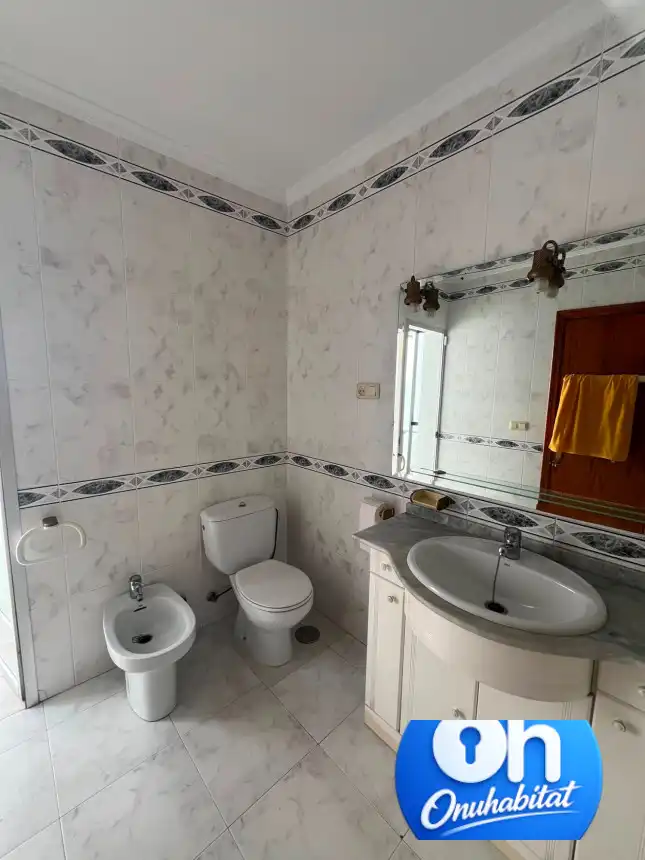 Badezimmer von Wohnung zum Verkauf in Valverde del Camino mit Klimaanlage, Abstellraum und Möbliert