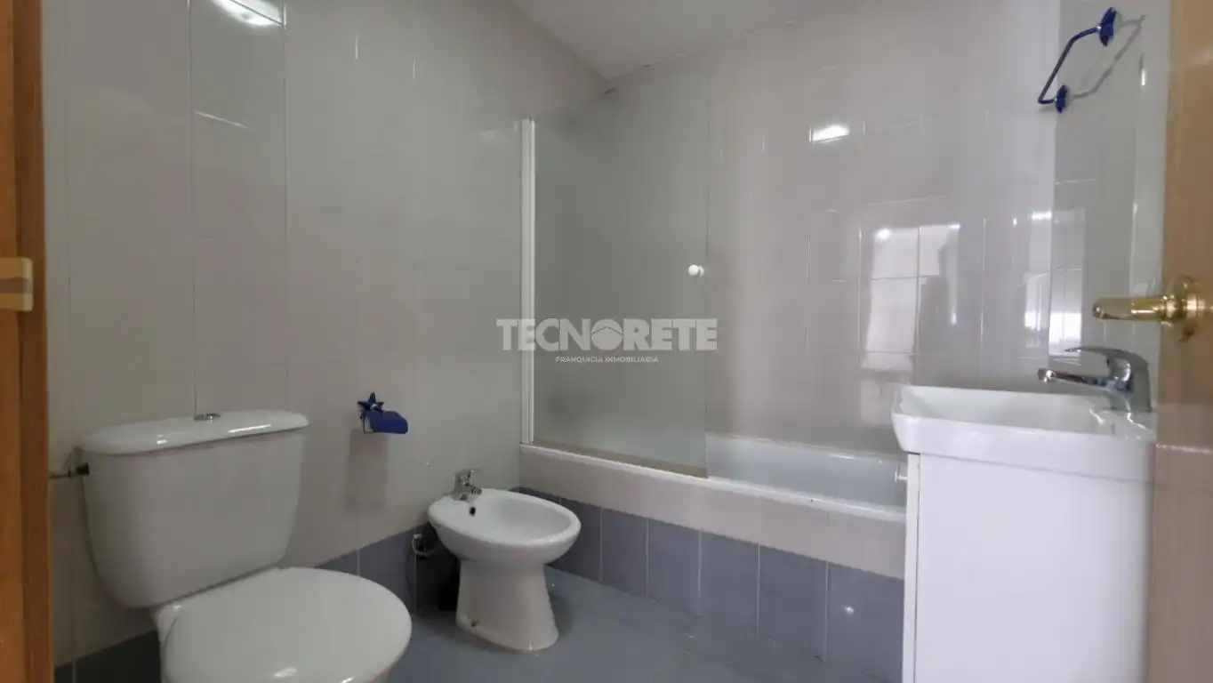 Baño de Piso en venta en Guadalajara con Calefacción y Jardín privado