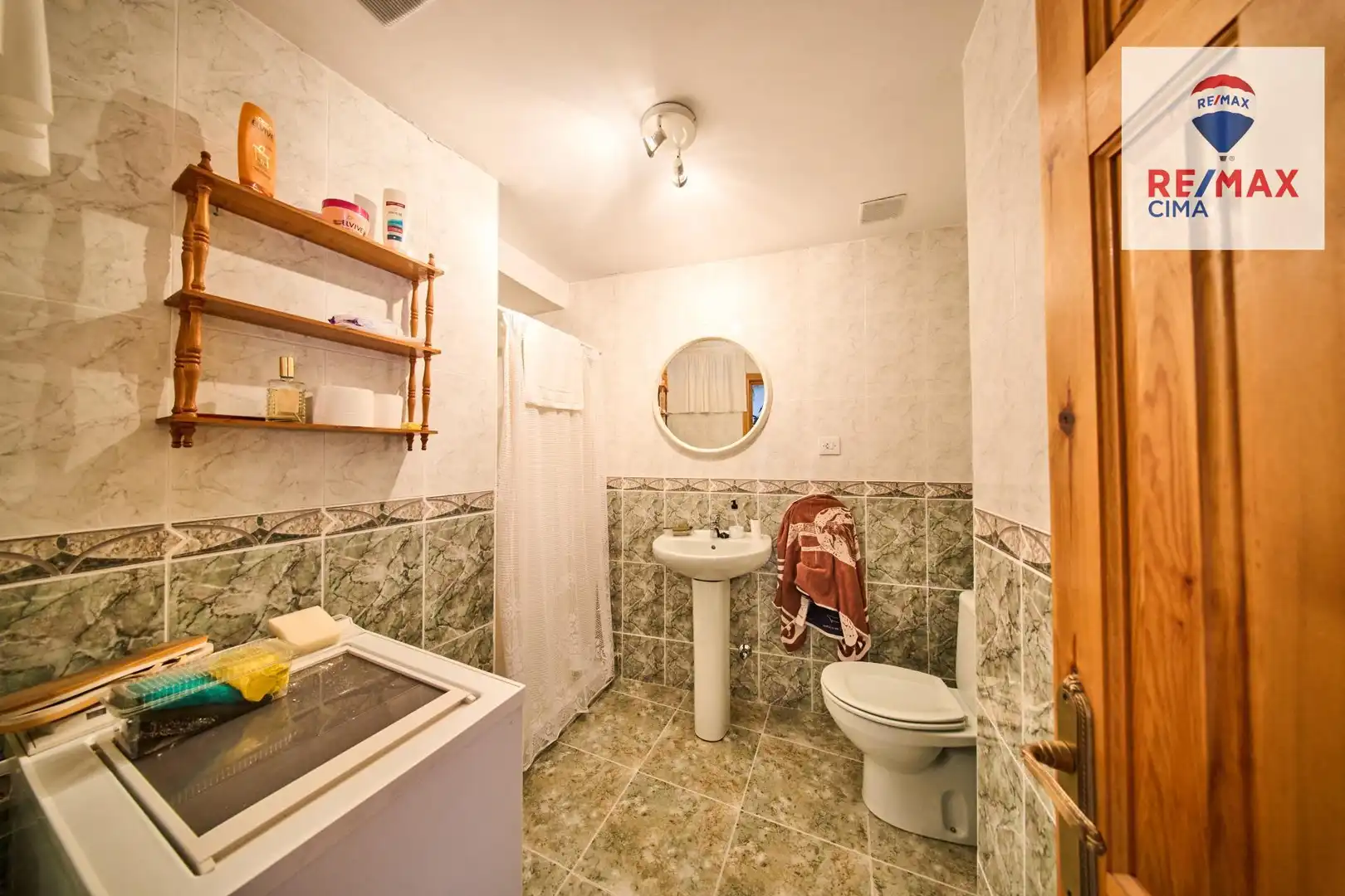 Bany de Casa o xalet en venda en Busquístar amb Terrassa, Traster i Balcó