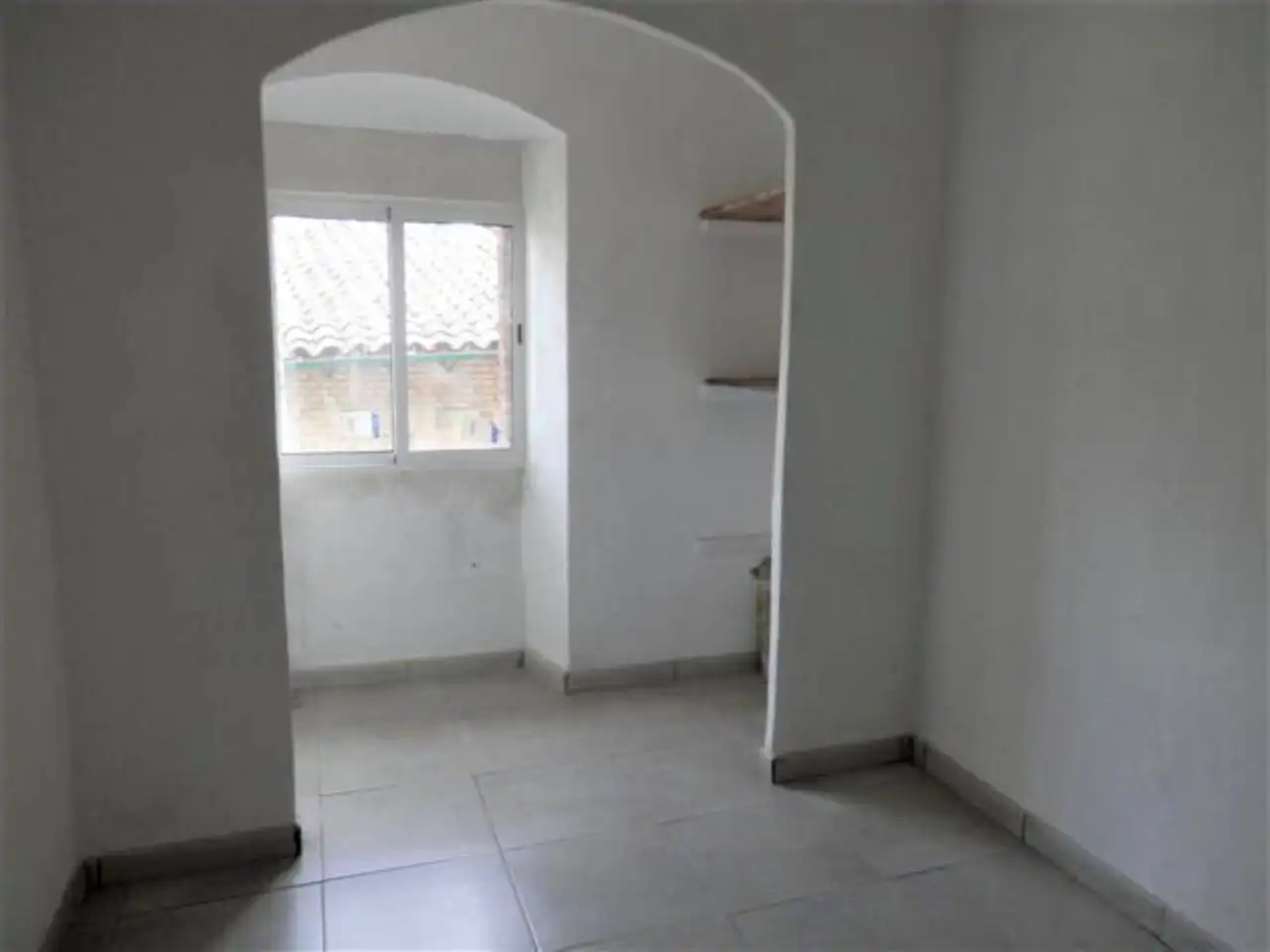 Wohnung zum Verkauf in Roda de Ter mit Heizung, Balkon und Alarm