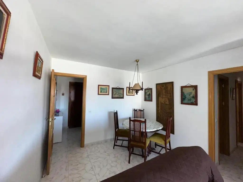 Menjador de Apartament en venda en Fuengirola amb Aire condicionat i Terrassa