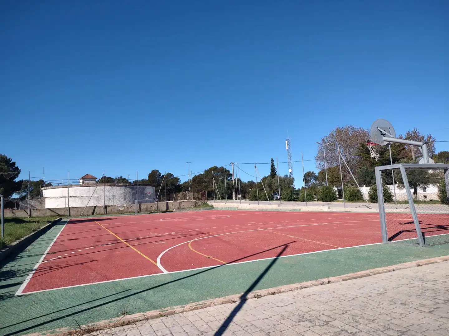 Aparcament de Casa o xalet en venda en Mogente / Moixent amb Aire condicionat, Calefacció i Jardí privat