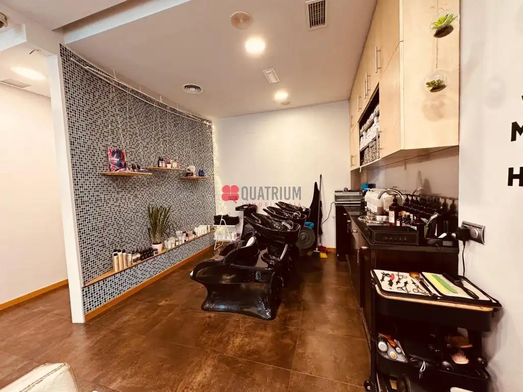 Commercial properties for sale in Santiago de Compostela   with Air Conditioner and Furnished