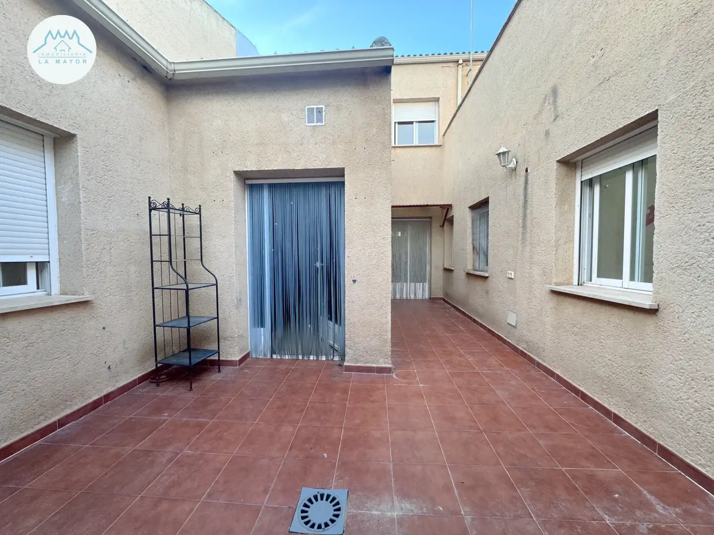 Vista exterior de Casa adosada en venta en Pozuelo de Calatrava con Calefacción, Terraza y Trastero