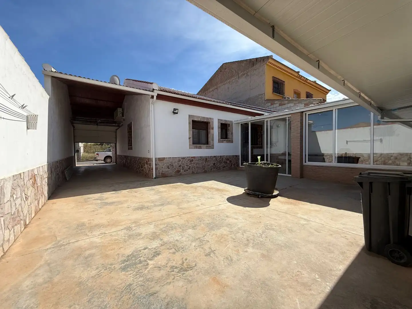 Außenansicht von Haus oder Chalet zum Verkauf in Humilladero mit Klimaanlage, Möbliert und Ofen