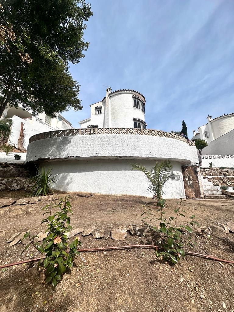 Exterior view of House or chalet for sale in Benalmádena  with Air Conditioner, Private garden and Terrace