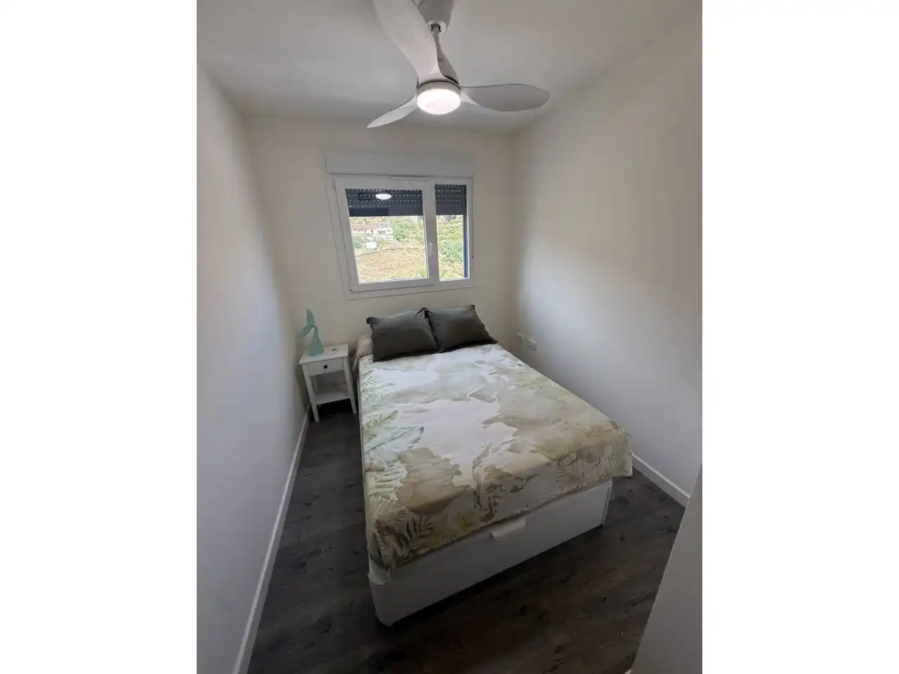 Schlafzimmer von Dachboden zur Miete in Almuñécar mit Klimaanlage, Terrasse und Möbliert