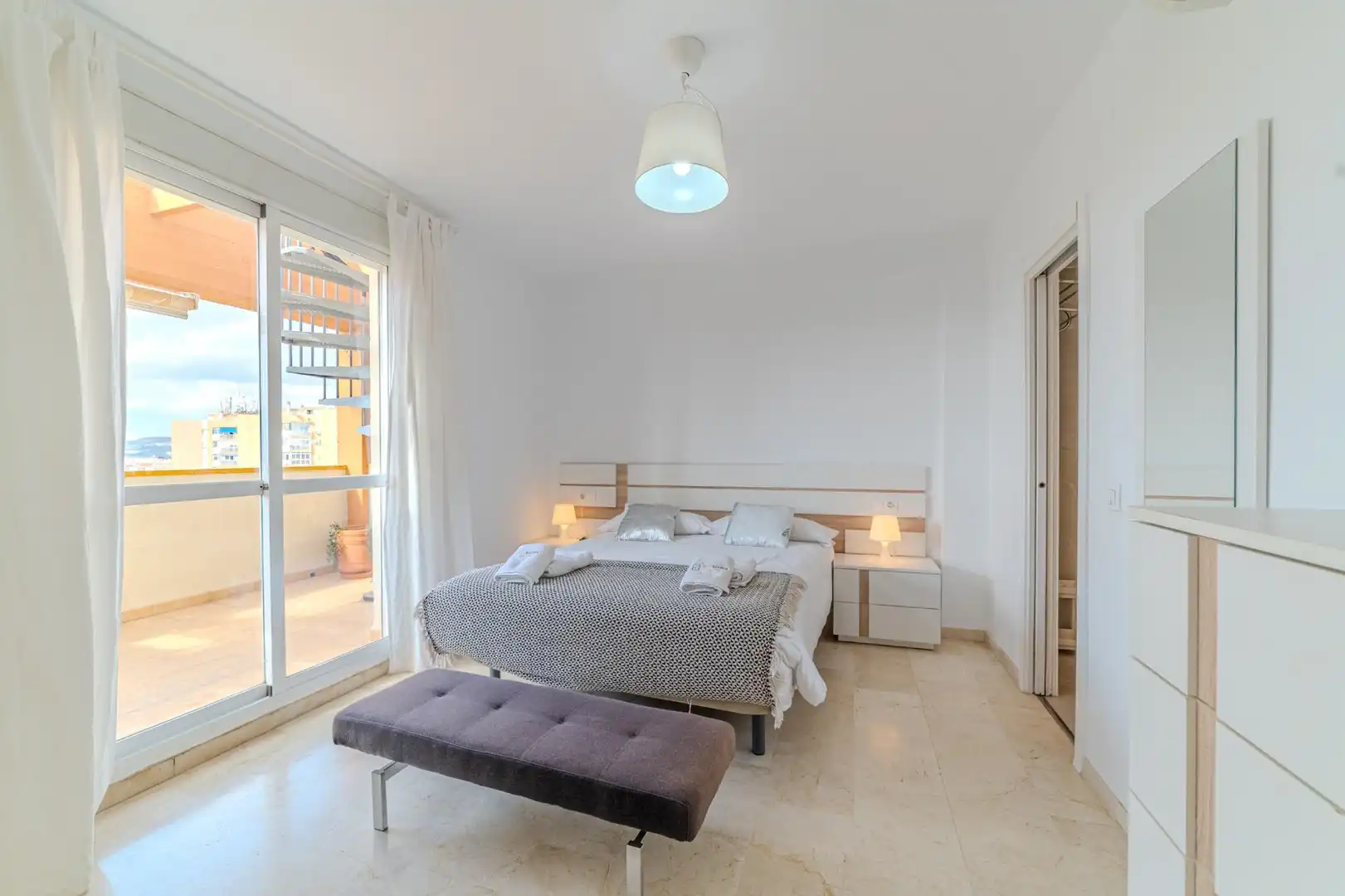 Bedroom of Attic for sale in Fuengirola  with Air Conditioner, Private garden and Terrace
