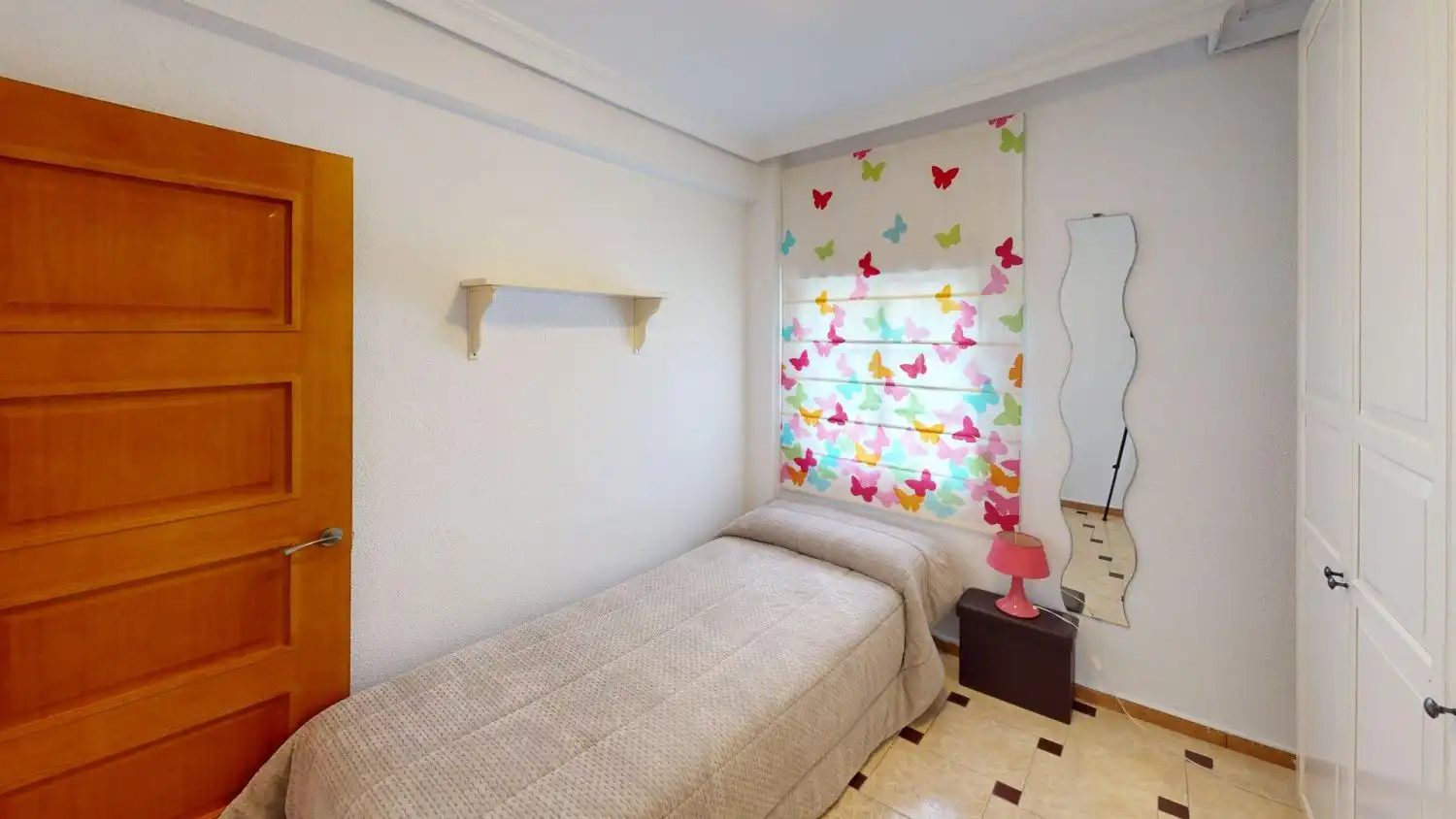 Schlafzimmer von Wohnung zur Miete in Sevilla mit Klimaanlage und Heizung