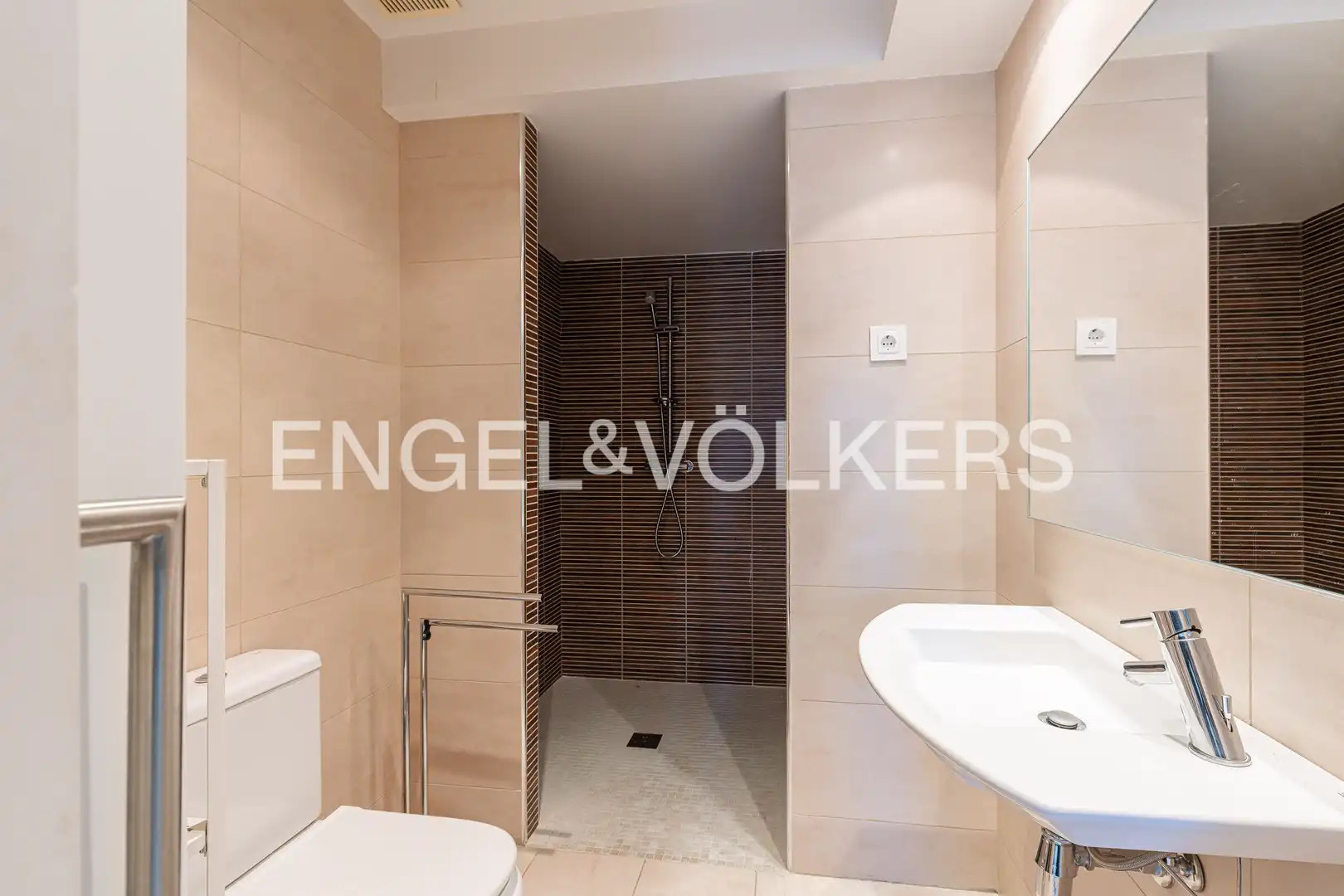 Bathroom of Detached homes for rent in Boadilla del Monte  with Air Conditioner, Heating and Parquet flooring