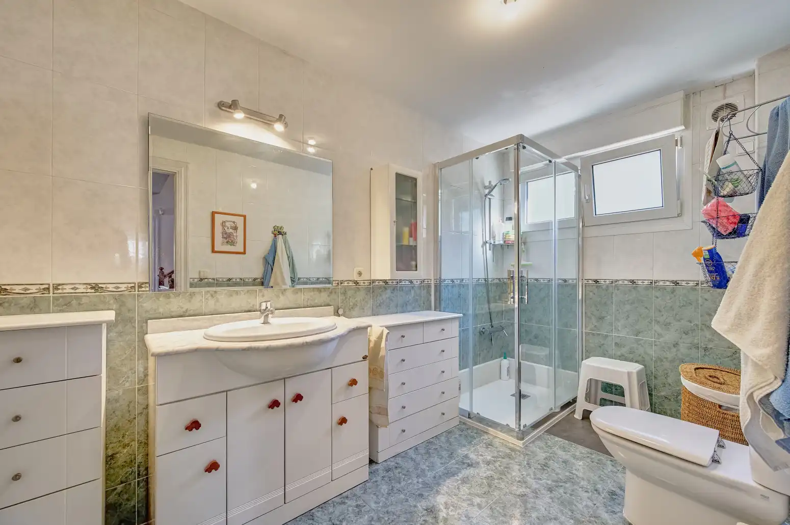 Bathroom of Houses for sale in Cizur  with Heating, Private garden and Parquet flooring
