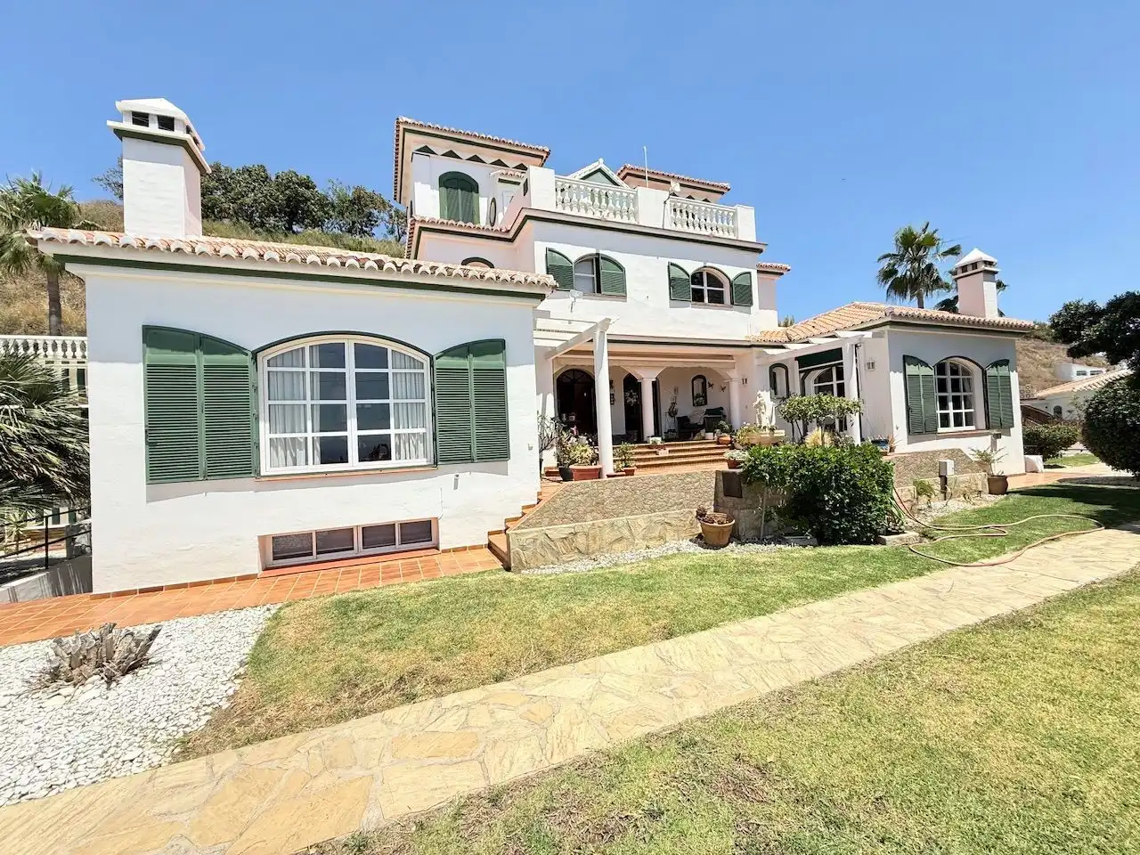 Vista exterior de Casa o xalet en venda en Torrox amb Aire condicionat, Calefacció i Jardí privat