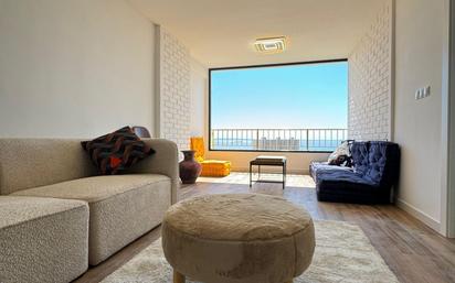 Sala d'estar de Apartament en venda en Alicante / Alacant amb Aire condicionat i Terrassa