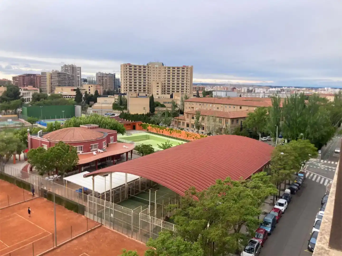 Vista exterior de Pis de lloguer en Zaragoza amb Moblat, Forn i Rentadora
