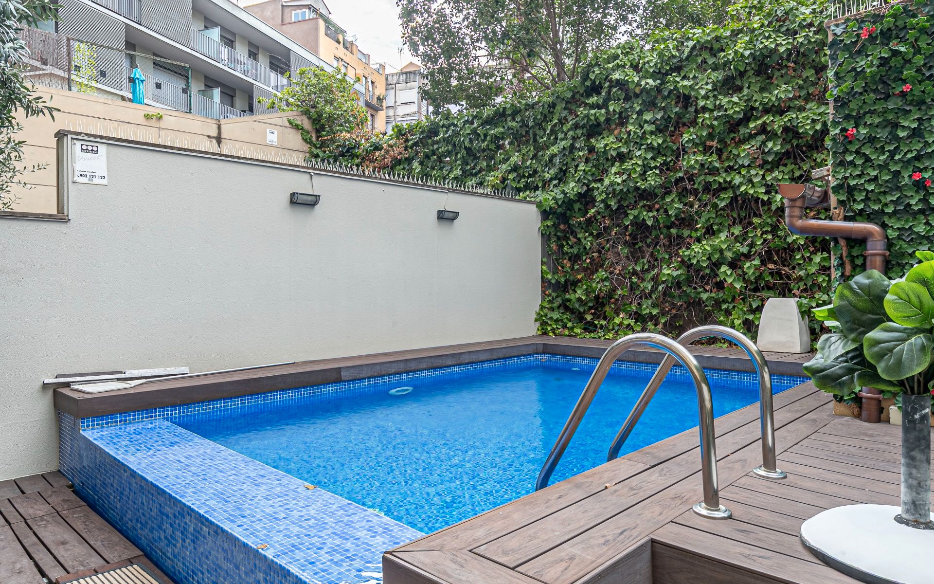 Swimming pool of Duplex to rent in  Barcelona Capital  with Air Conditioner, Heating and Terrace