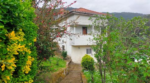 CASA DE PUEBLO EN EL CONCEJO DE PRAVIA, PARA REFORMAR, CON GRAN FINCA  Y PERFECTO ACCESO.