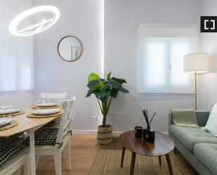 Living room of Flat to rent in  Madrid Capital  with Air Conditioner, Heating and Furnished