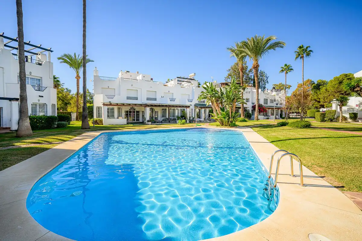 Reihenhaus mit Pool zum Verkauf in Calle Sirio, imagen 2