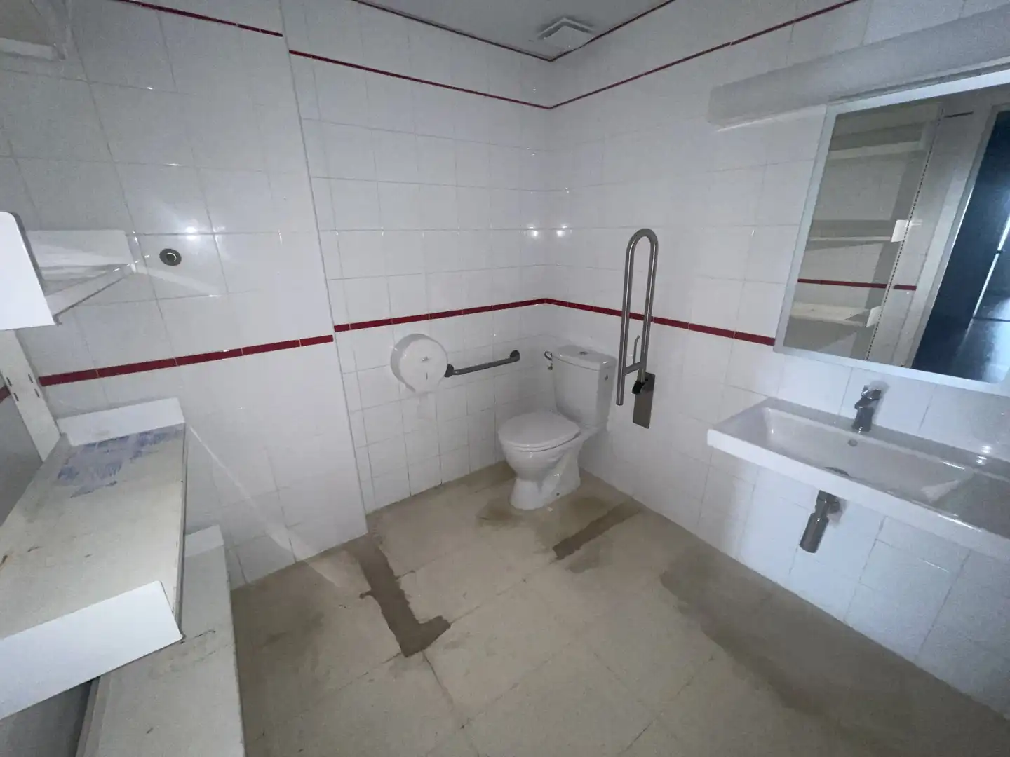 Baño de Local de alquiler en Sarrià de Ter