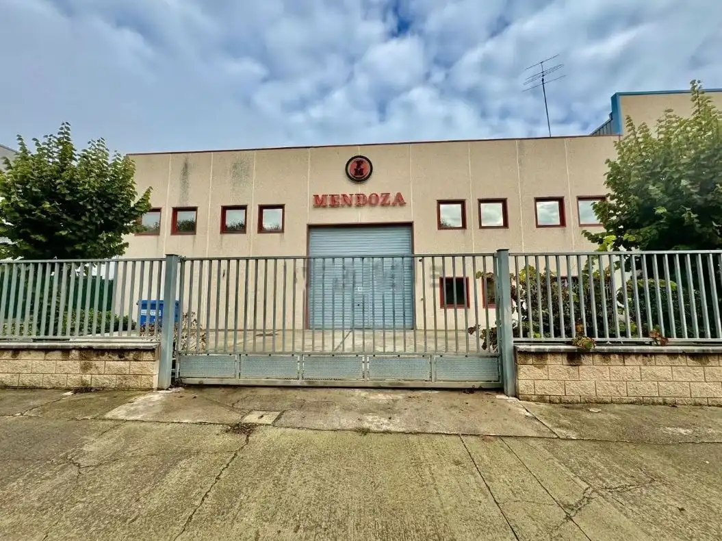 Vista exterior de Nave industrial en venta en Balenyà