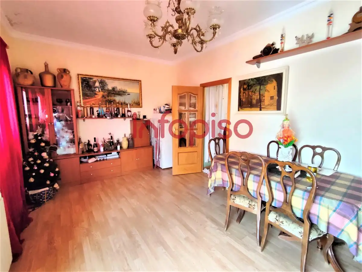 Casa con terraza en venta en Valdepeñas, imagen 3