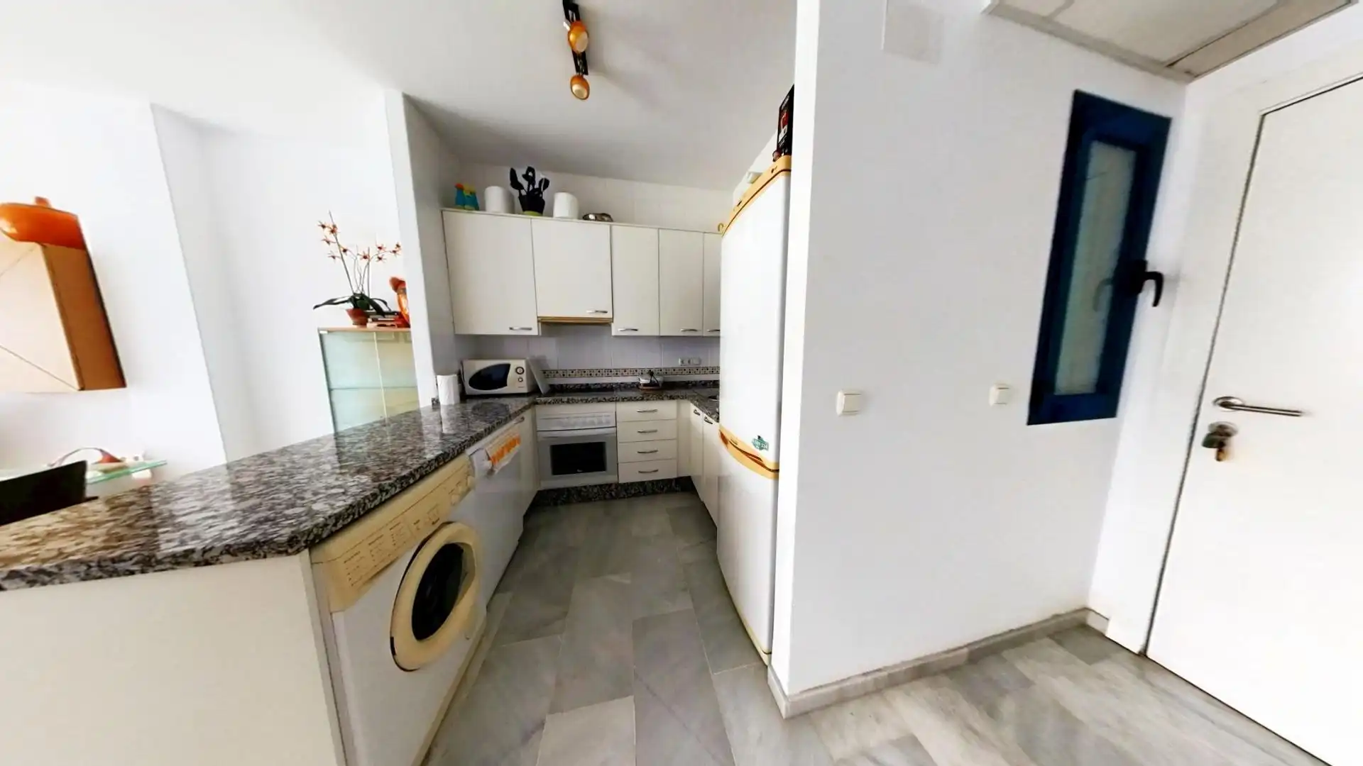 Küche von Wohnung zum Verkauf in Gualchos mit Klimaanlage, Heizung und Terrasse