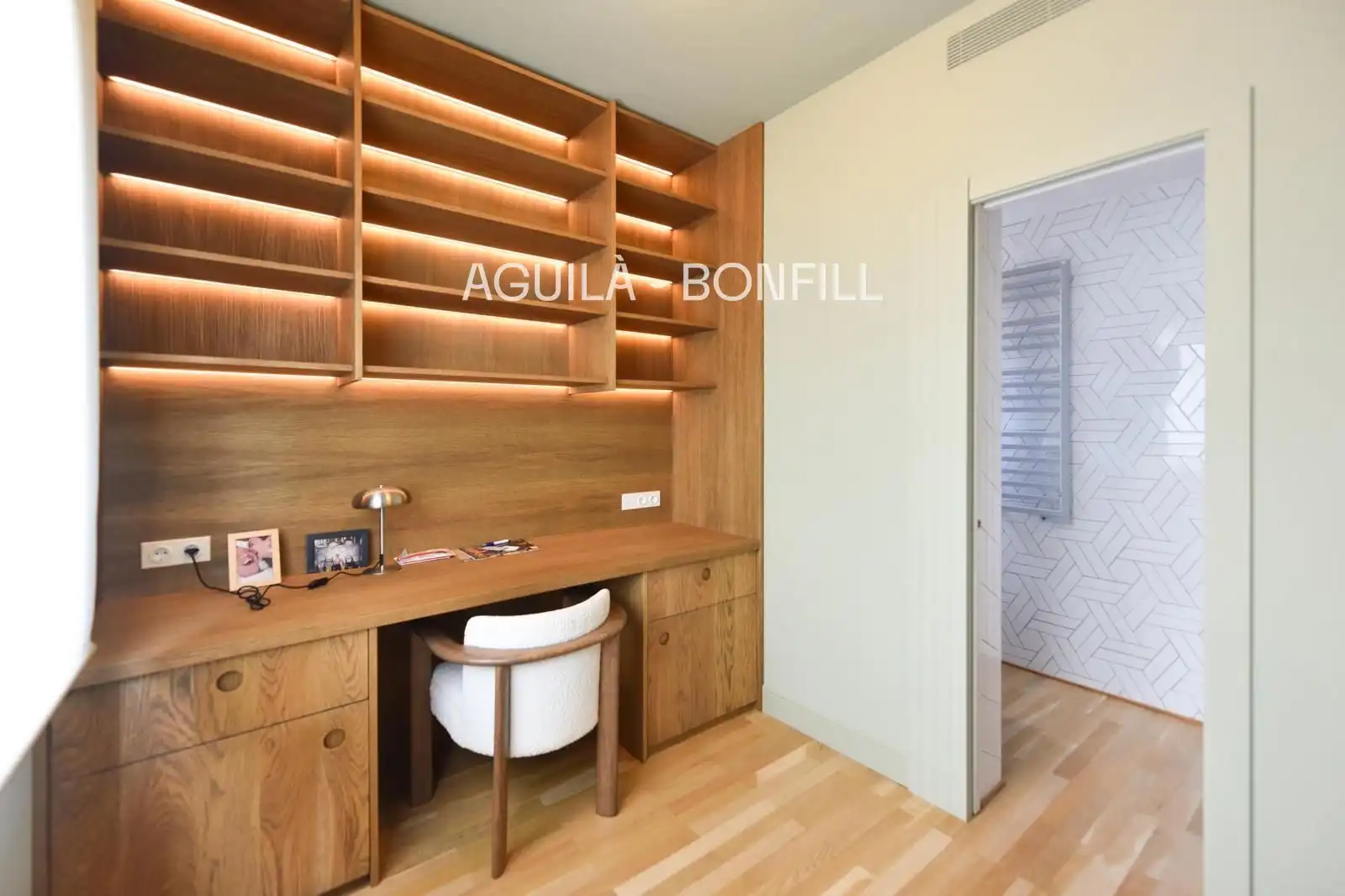 Bedroom of Flat for sale in Barcelona  with Air Conditioner, Heating and Parquet flooring