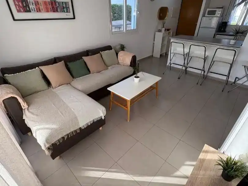 Sala d'estar de Apartament de lloguer en Torre-Pacheco amb Aire condicionat, Jardí privat i Moblat