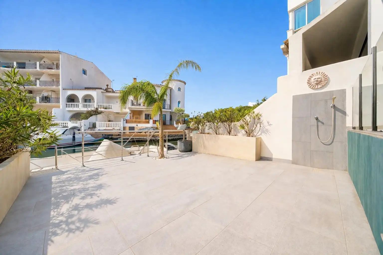 Terraced house with terrace for sale in Carrer Port Banyuls, imagen 2