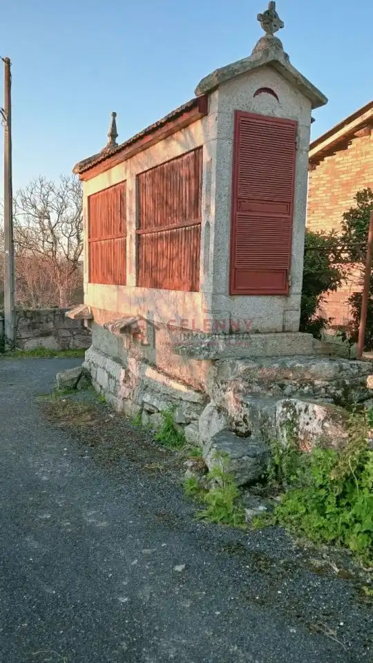 Casa amb jardí en venda a O Pereiro de Aguiar