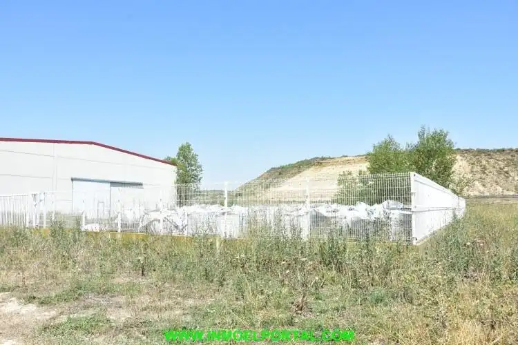 Industrial buildings for sale in Murillo El Fruto