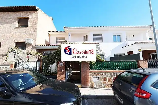Vista exterior de Casa o chalet en venta en Esquivias con Calefacción, Jardín privado y Terraza