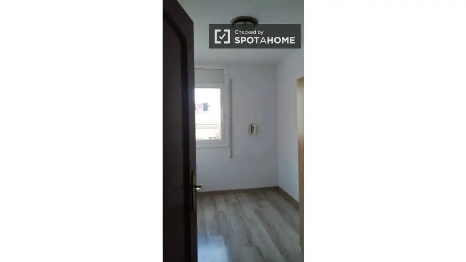 Habitación de Piso para compartir en Barcelona con Aire acondicionado, Calefacción y Amueblado