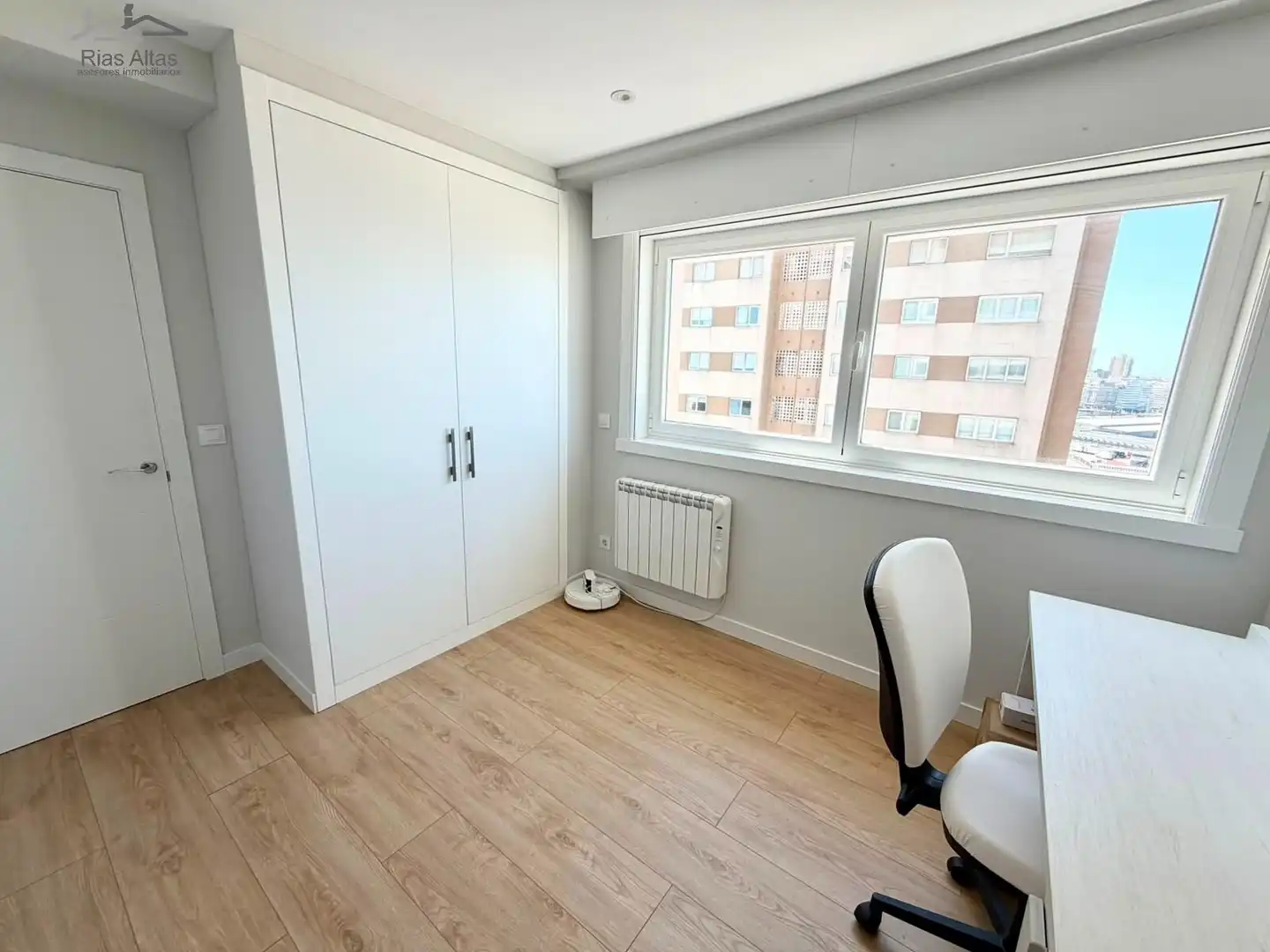 Habitación de Piso en venta en A Coruña Capital  con Calefacción, Terraza y Amueblado