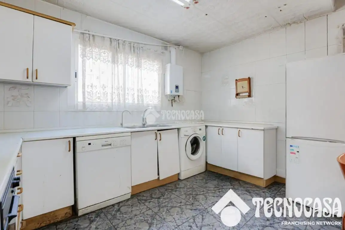 Penthouse with terrace for sale in C. de Riego, imagen 13